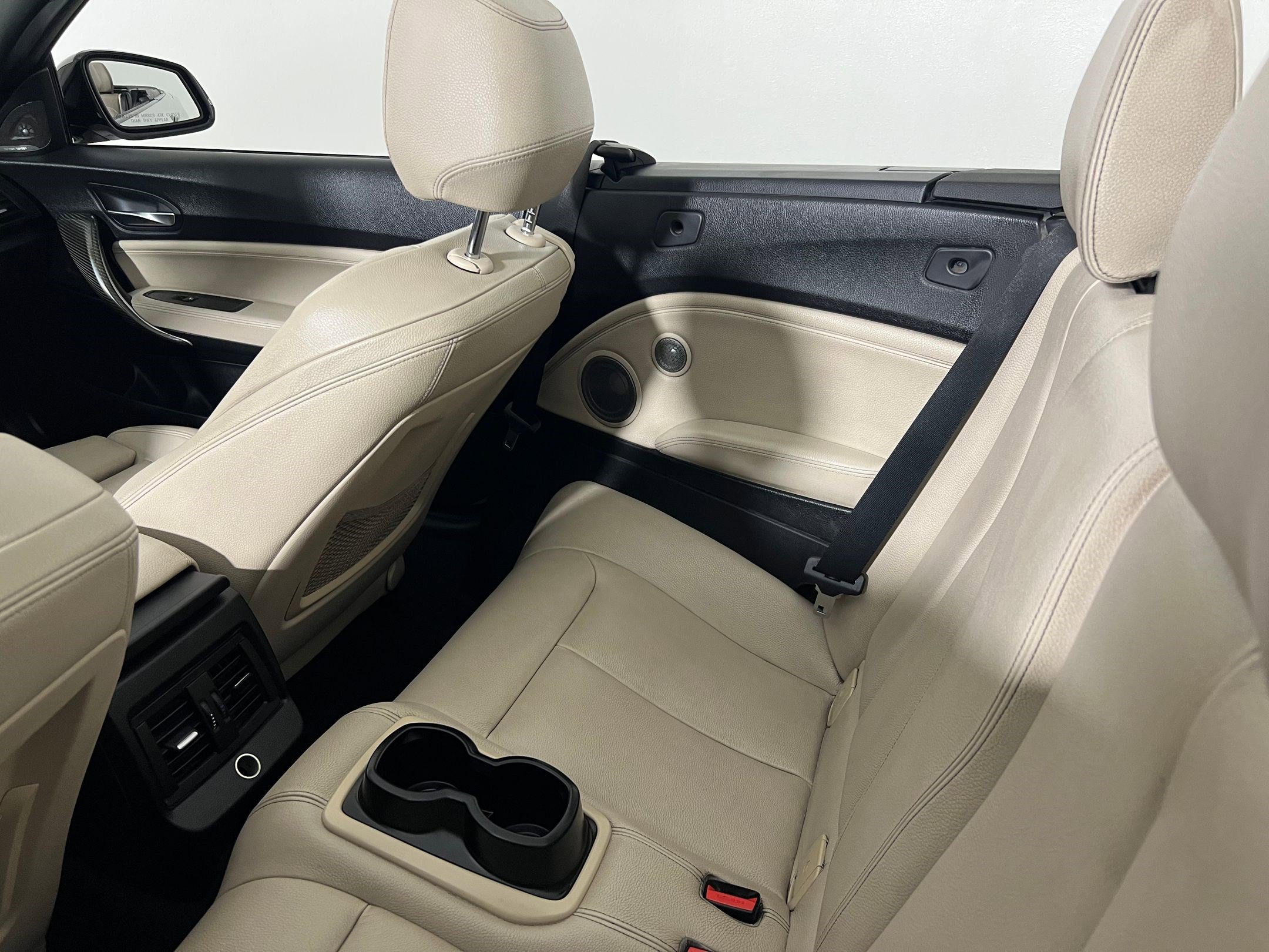 Used 2016 BMW M235i Convertible image 31