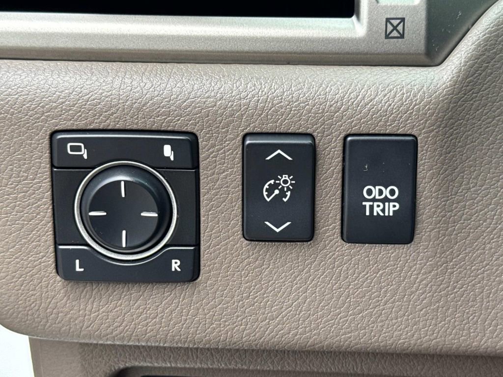 Used 2015 Lexus GX 460 w/ Premium Package image 46