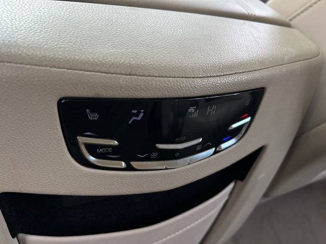 Used 2019 Cadillac Escalade ESV Luxury image 19