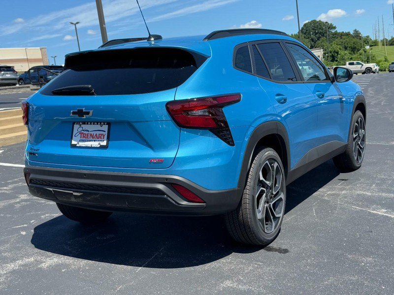 New 2026 Chevrolet Trax RS w/ Sunroof Package FWD image 3