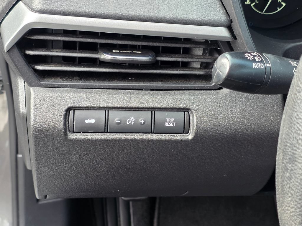 Used 2024 Nissan Altima 2.5 S FWD image 14