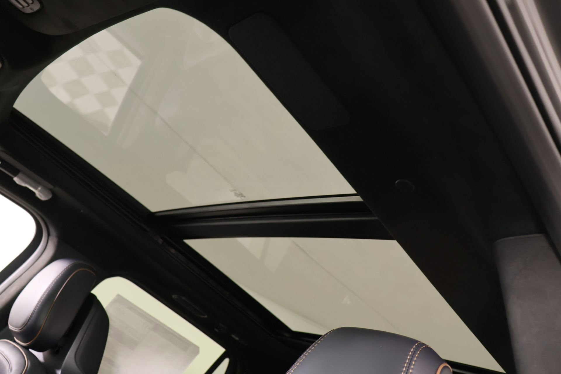 New 2026 Lincoln Navigator L Black Label AWD/4WD image 16