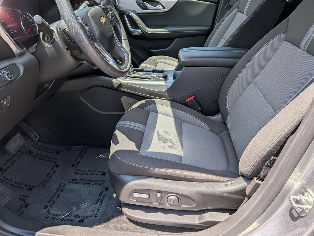 Used 2025 Chevrolet Blazer LT FWD image 24
