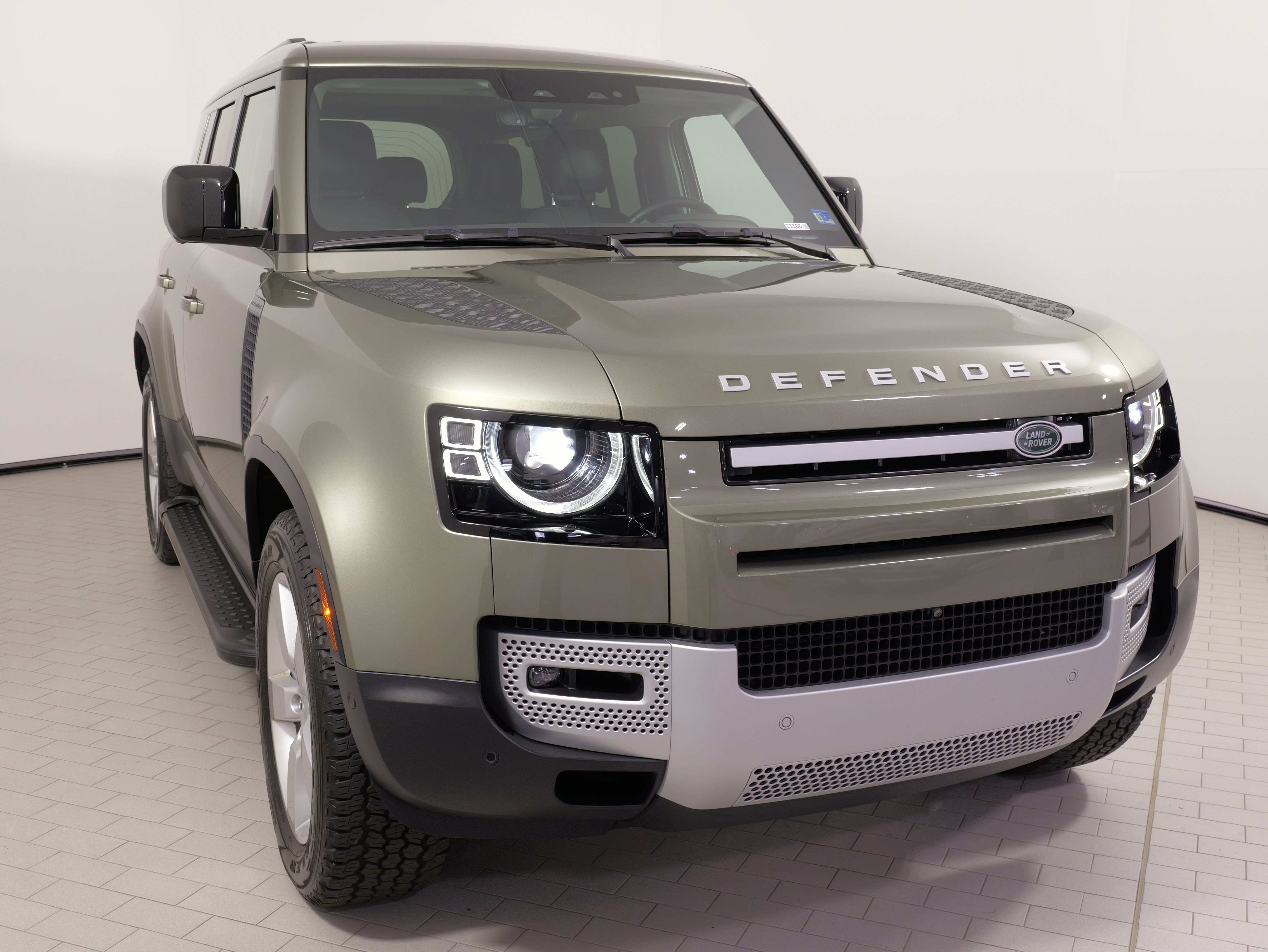 Used 2024 Land Rover Defender 110 S AWD/4WD image 5