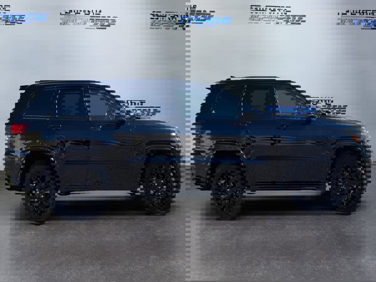 Used 2019 Jeep Grand Cherokee Altitude image 4
