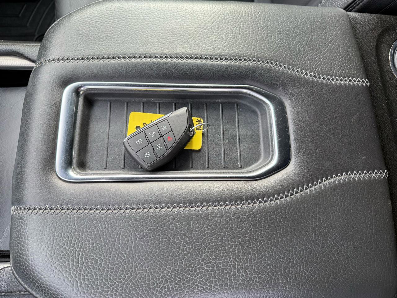 Used 2022 GMC Yukon XL Denali AWD/4WD image 48