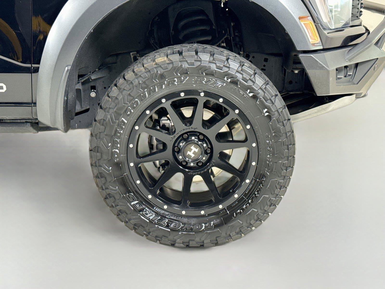 Used 2023 Ford F150 Raptor w/ Raptor 37 Performance Package AWD/4WD image 39