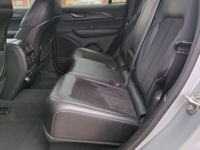 Used 2024 Jeep Grand Cherokee Altitude image 24