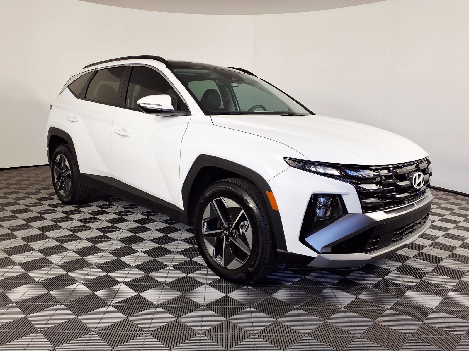 Certified 2025 Hyundai Tucson SEL AWD/4WD image 3