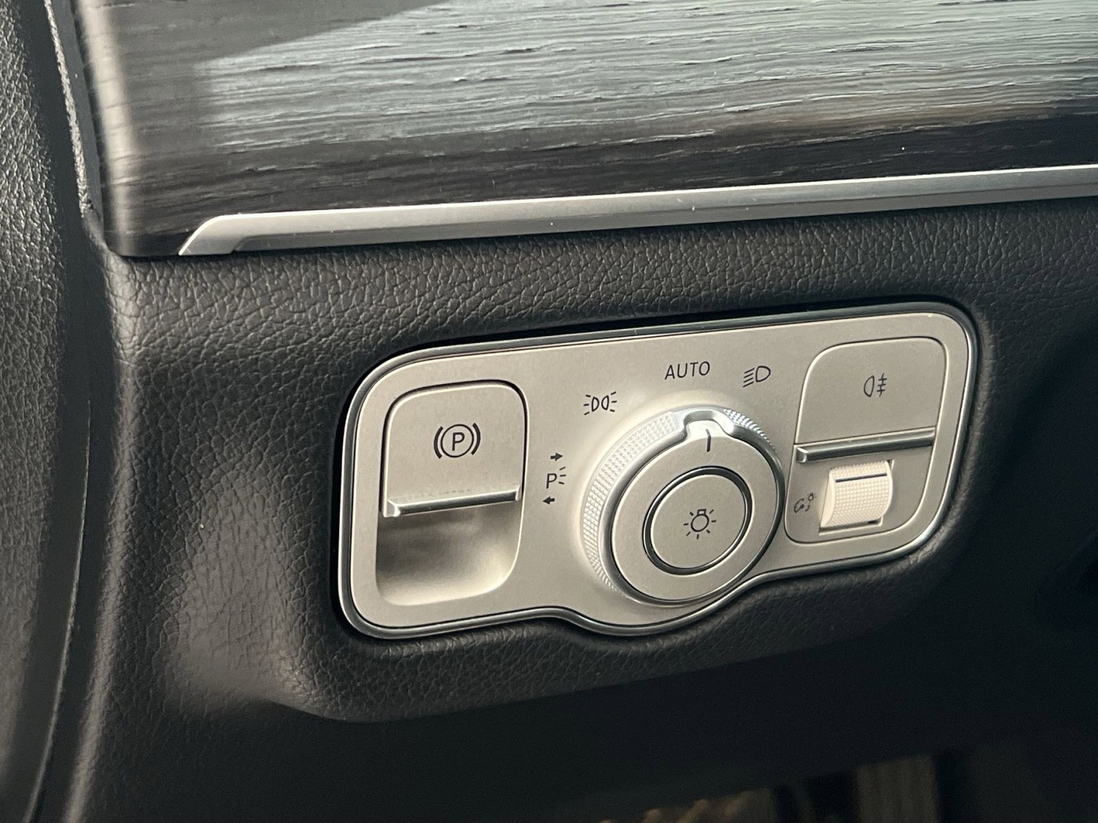 Used 2023 Mercedes-Benz GLE 350 4MATIC image 28