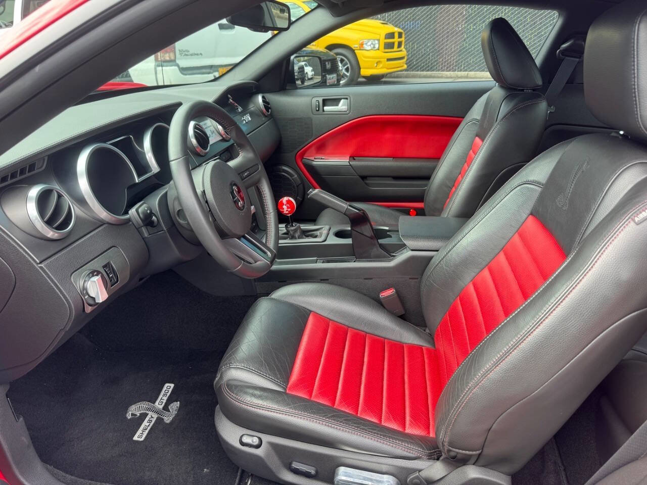 Used 2007 Ford Mustang Shelby GT500 RWD image 12