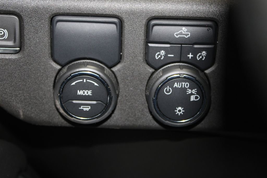 Used 2023 Chevrolet Silverado 1500 LT image 37