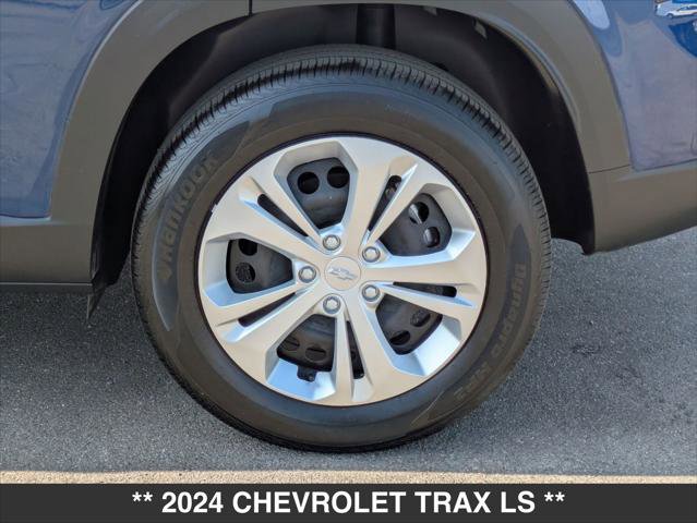 Used 2024 Chevrolet Trax LS image 9