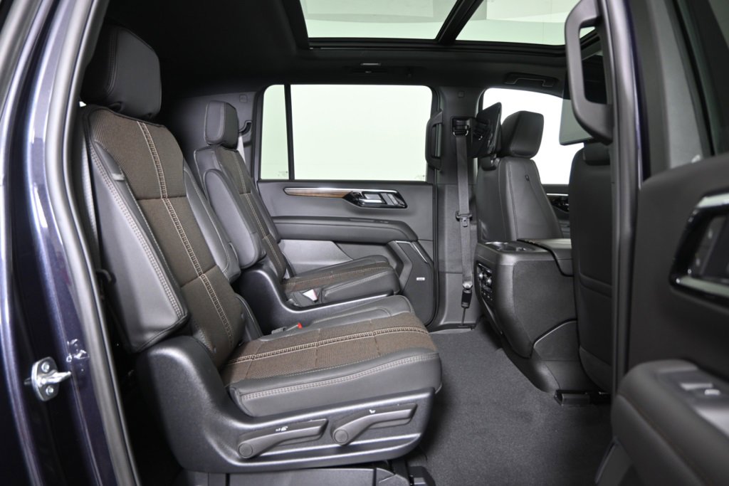 New 2026 Chevrolet Suburban High Country image 18