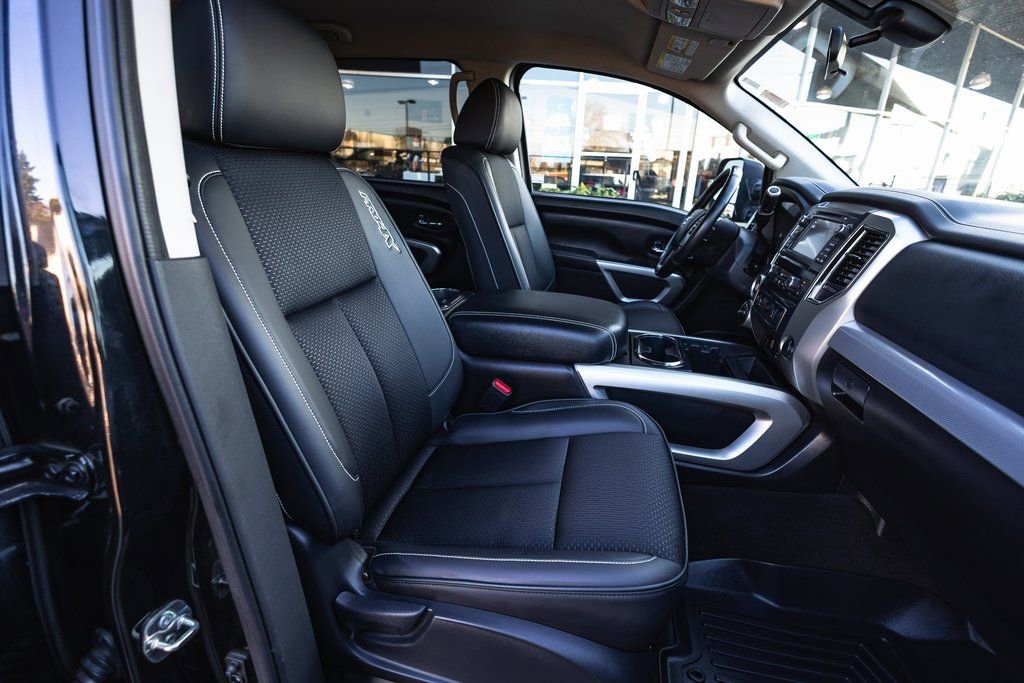 Used 2018 Nissan Titan PRO-4X AWD/4WD image 34
