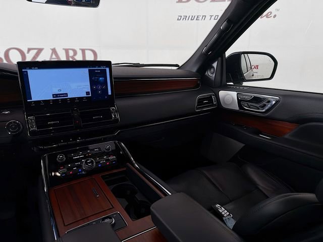 Used 2024 Lincoln Navigator Reserve image 28