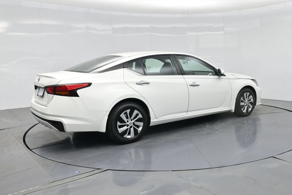 Used 2023 Nissan Altima 2.5 S FWD image 28