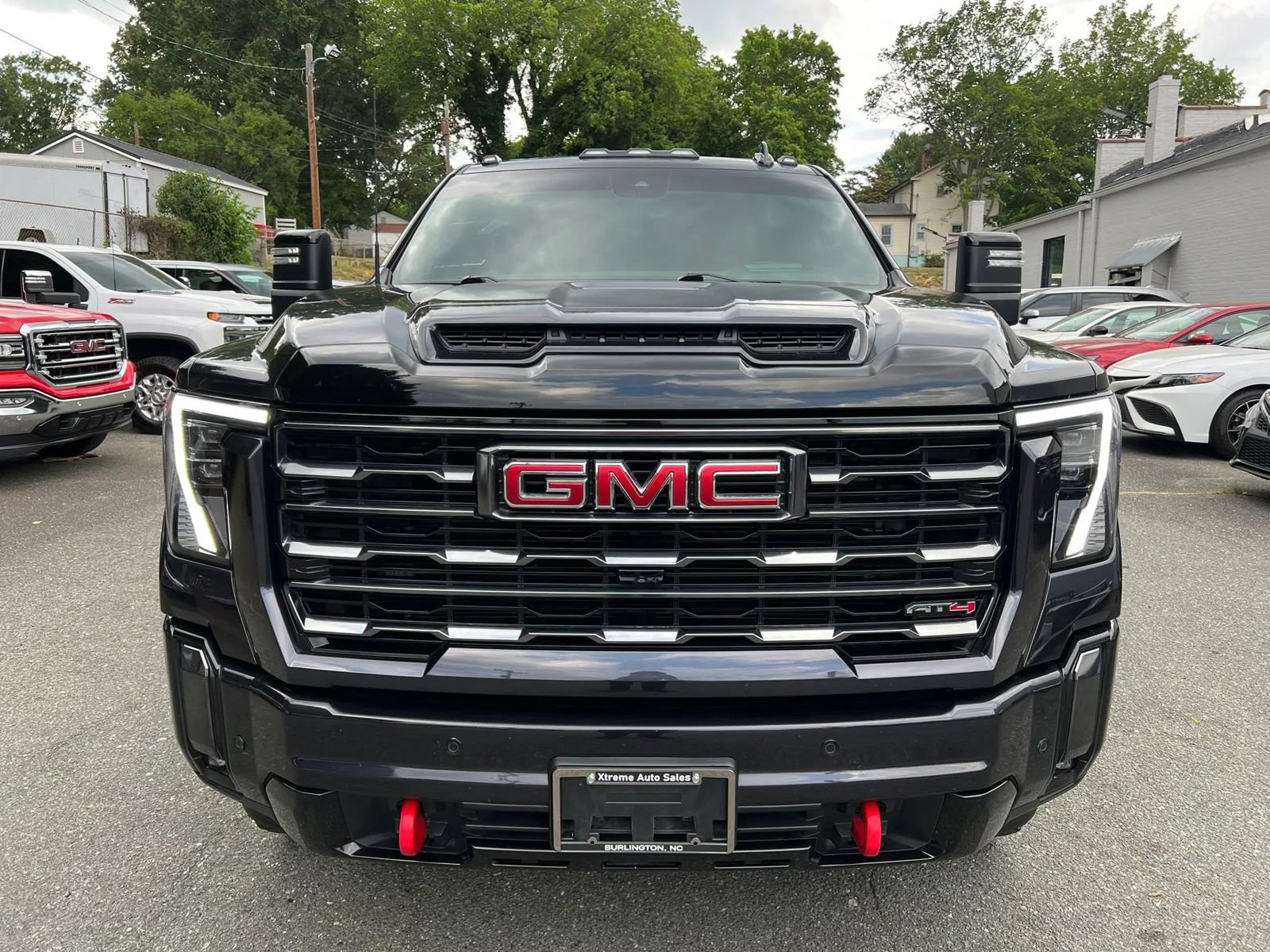 Used 2024 GMC Sierra 2500 AT4 w/ AT4 Premium Plus Package AWD/4WD image 2