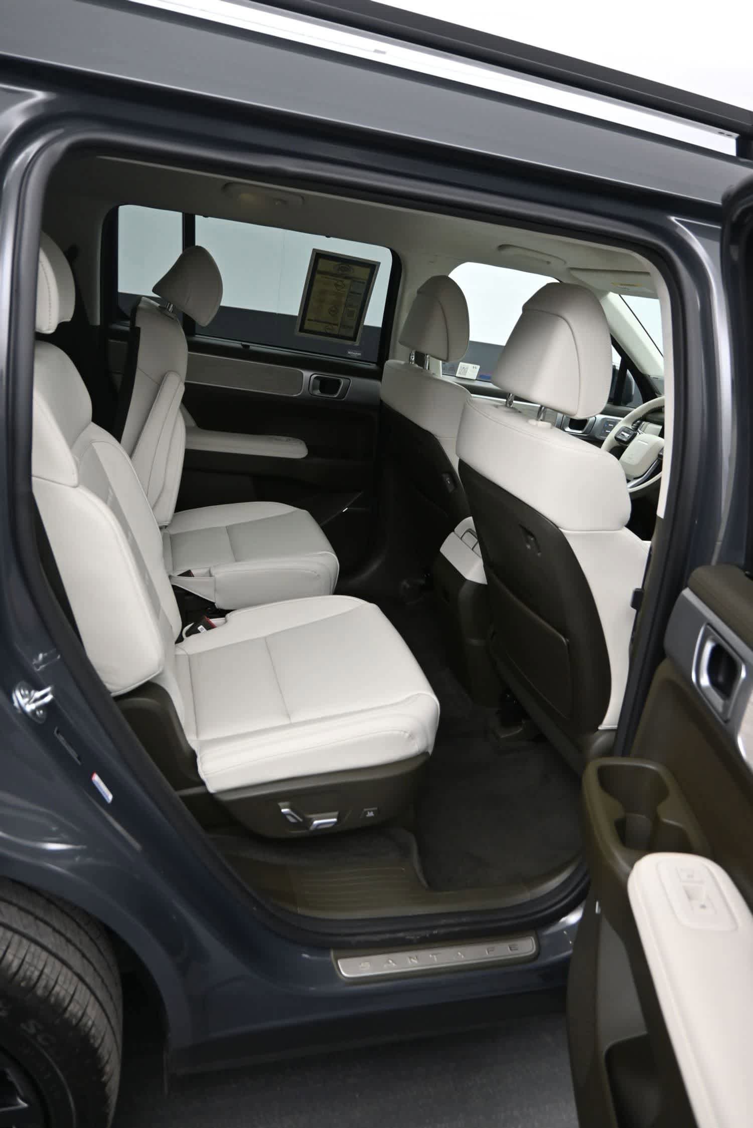 Certified 2025 Hyundai Santa Fe Calligraphy AWD/4WD image 12
