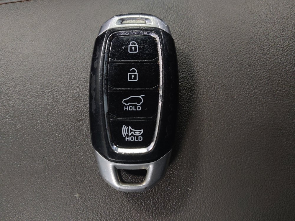 Used 2020 Hyundai Santa Fe Limited FWD image 32