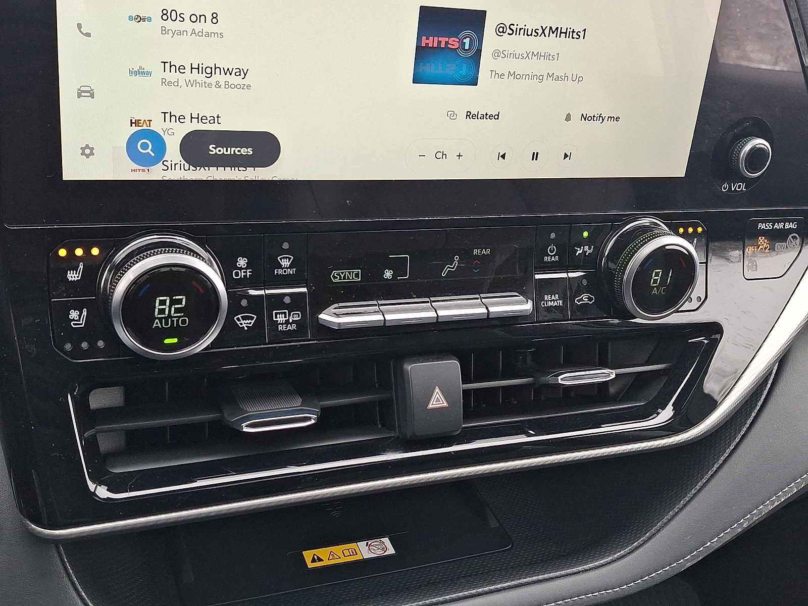 Used 2024 Toyota Highlander Platinum image 16