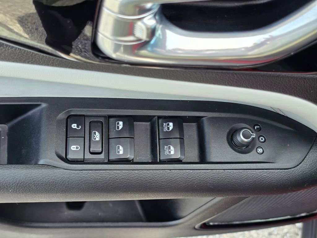 Used 2025 Jeep Compass Limited AWD/4WD image 13