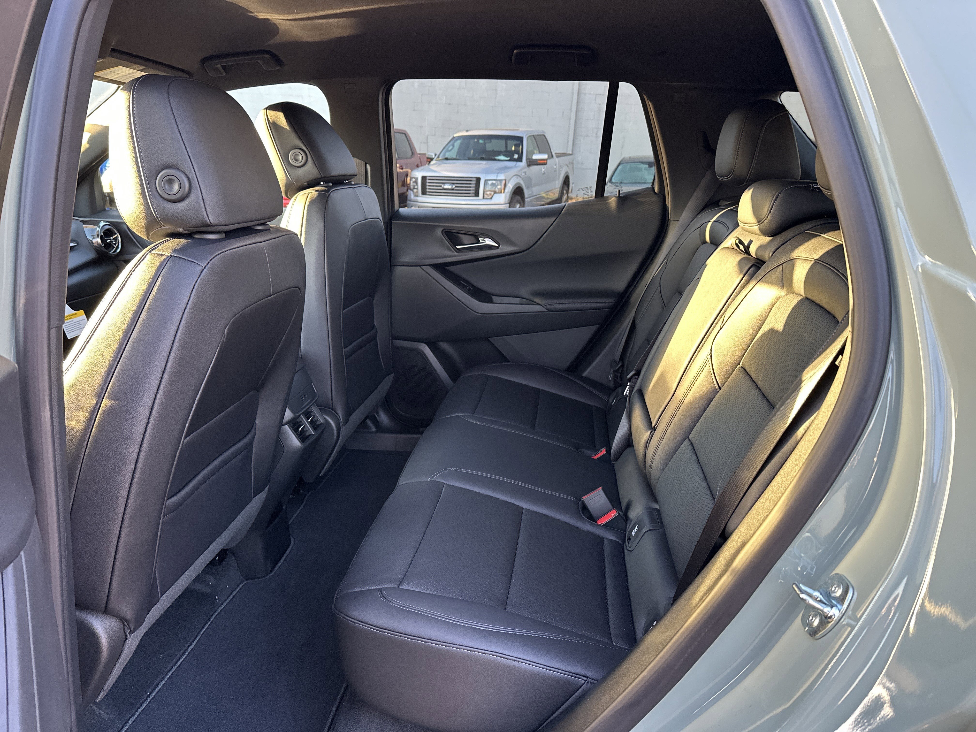 New 2026 Chevrolet Equinox LT w/ Convenience Package II image 3