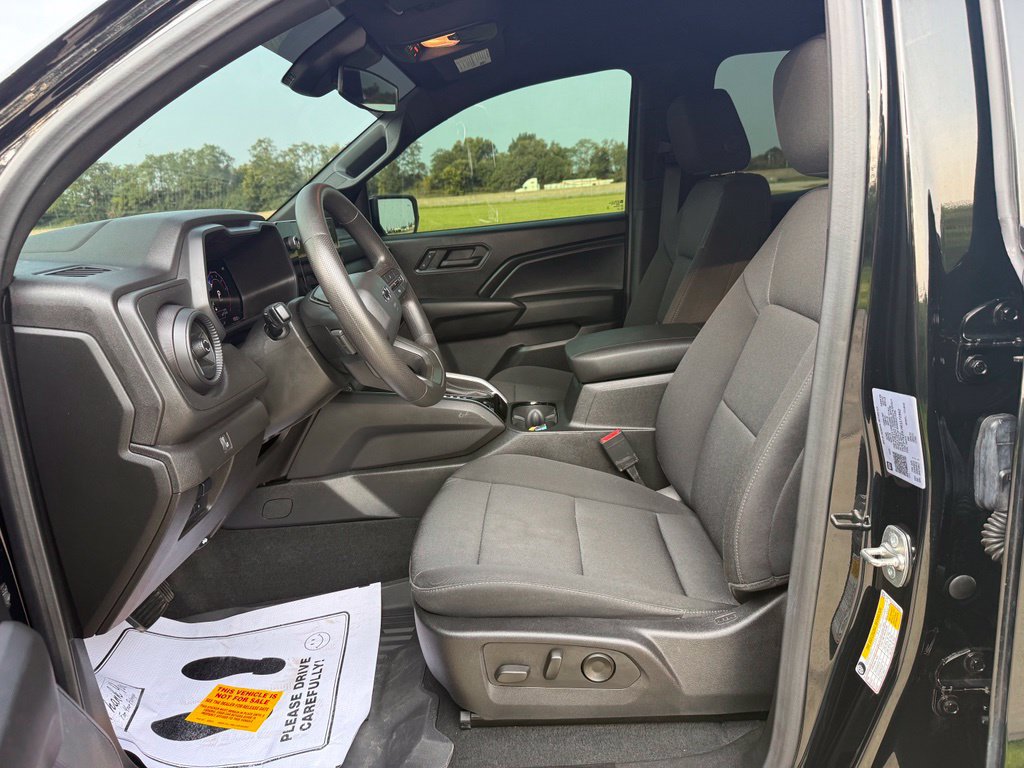 Used 2024 Chevrolet Colorado Trail Boss w/ Technology Package AWD/4WD image 21