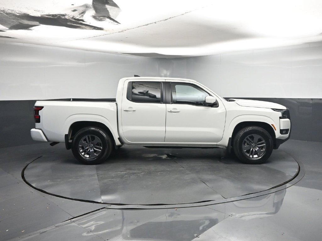 Used 2025 Nissan Frontier SV w/ SV Convenience Package RWD image 6