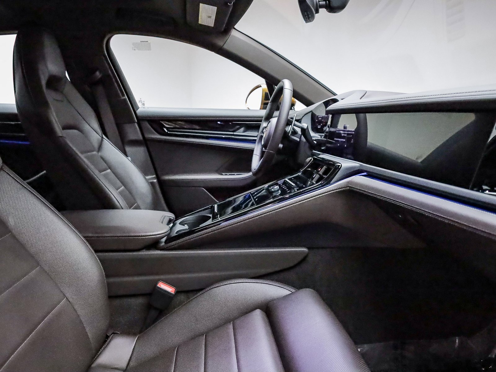 Certified 2025 Porsche Panamera image 21