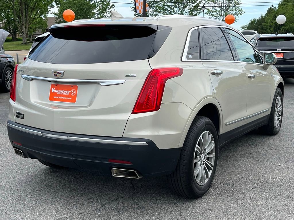 Used 2017 Cadillac XT5 Luxury w/ Driver Awareness Package AWD/4WD image 8