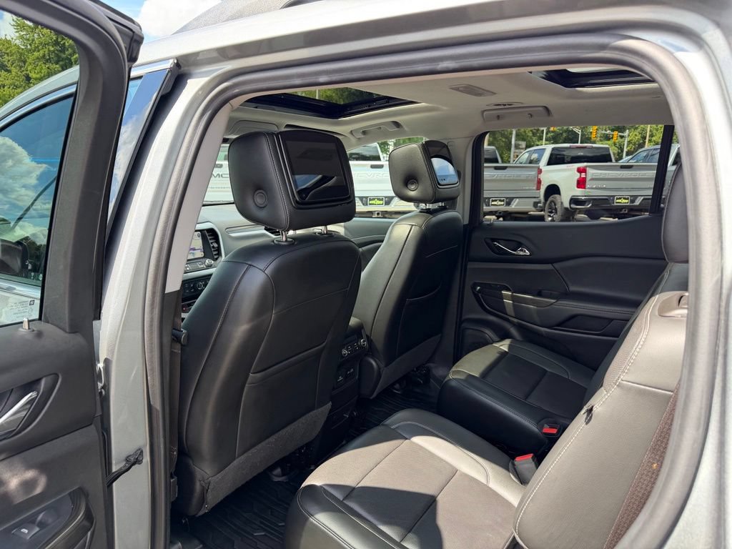 Certified 2023 GMC Acadia SLT w/ Preferred Package AWD/4WD image 13