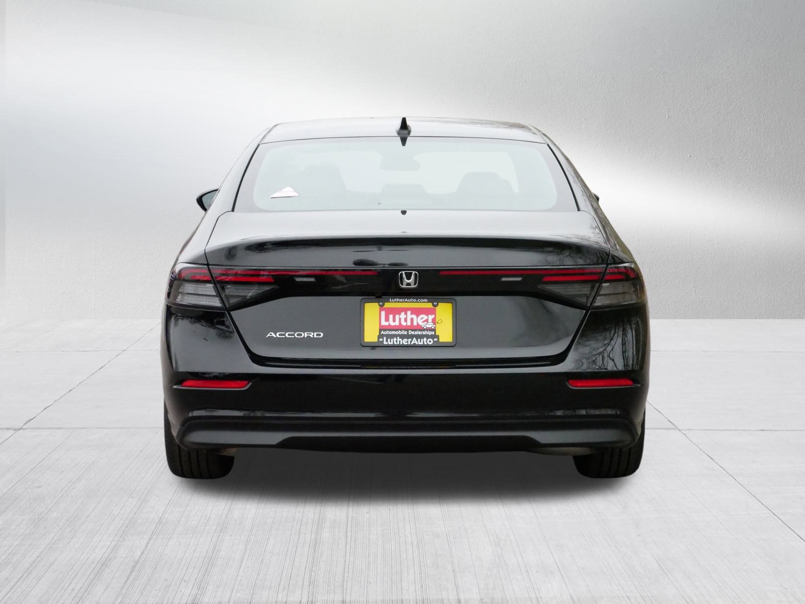 Certified 2025 Honda Accord SE image 6