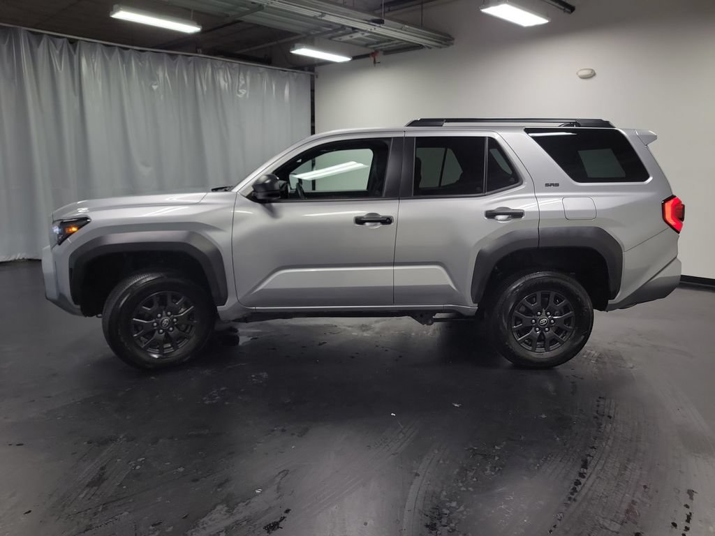 Used 2025 Toyota 4Runner SR5 AWD/4WD image 5