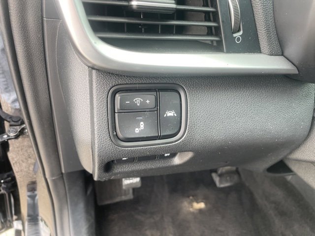 Used 2020 Kia Optima LX image 23