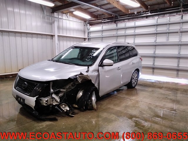 Used 2014 Nissan Pathfinder SV AWD/4WD image 1