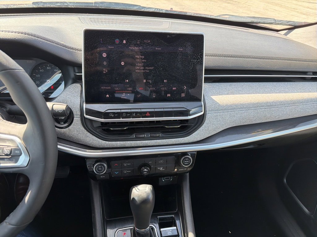 Used 2023 Jeep Compass Latitude image 13