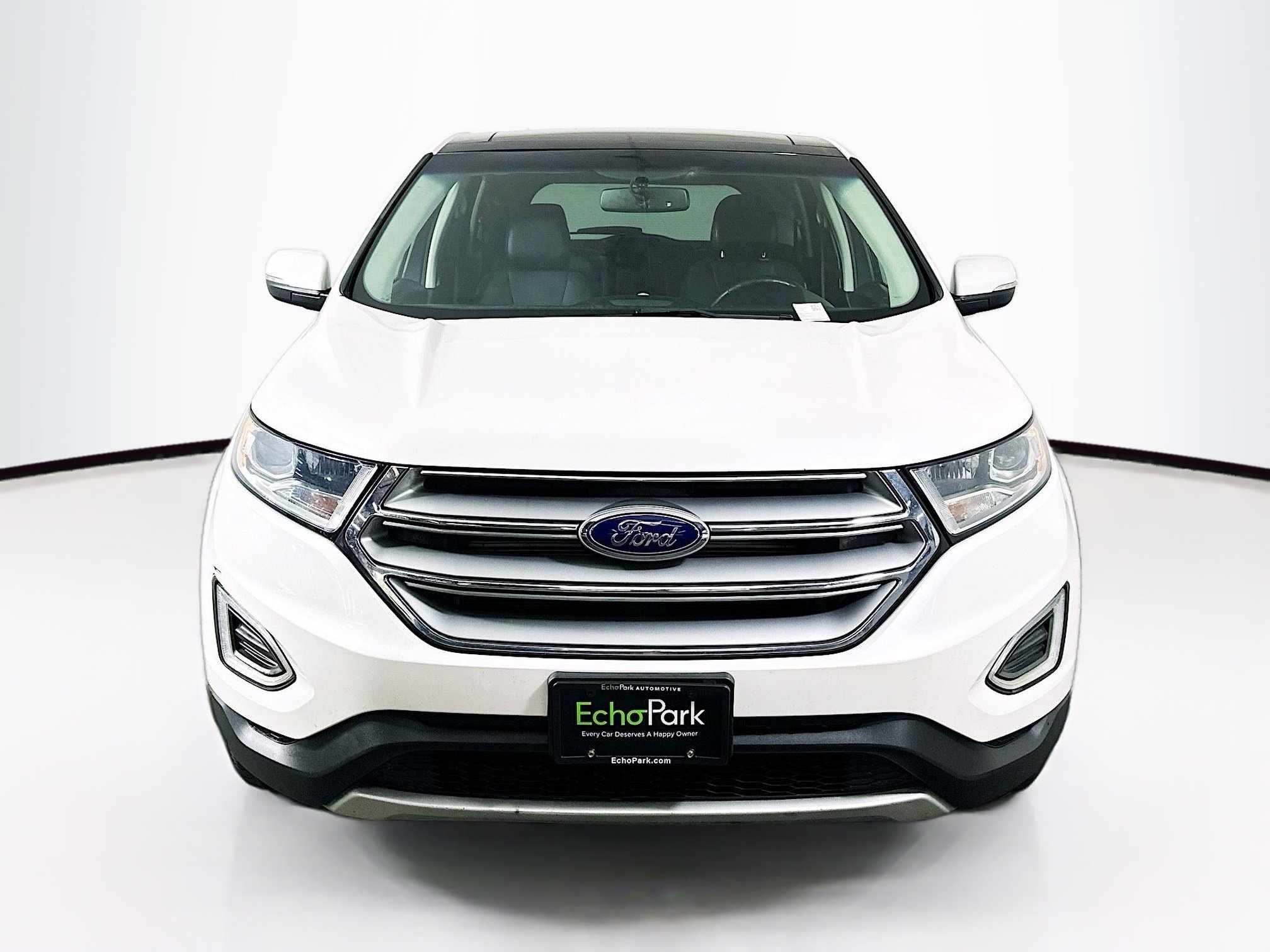 Used 2017 Ford Edge Titanium w/ Equipment Group 301A FWD image 2