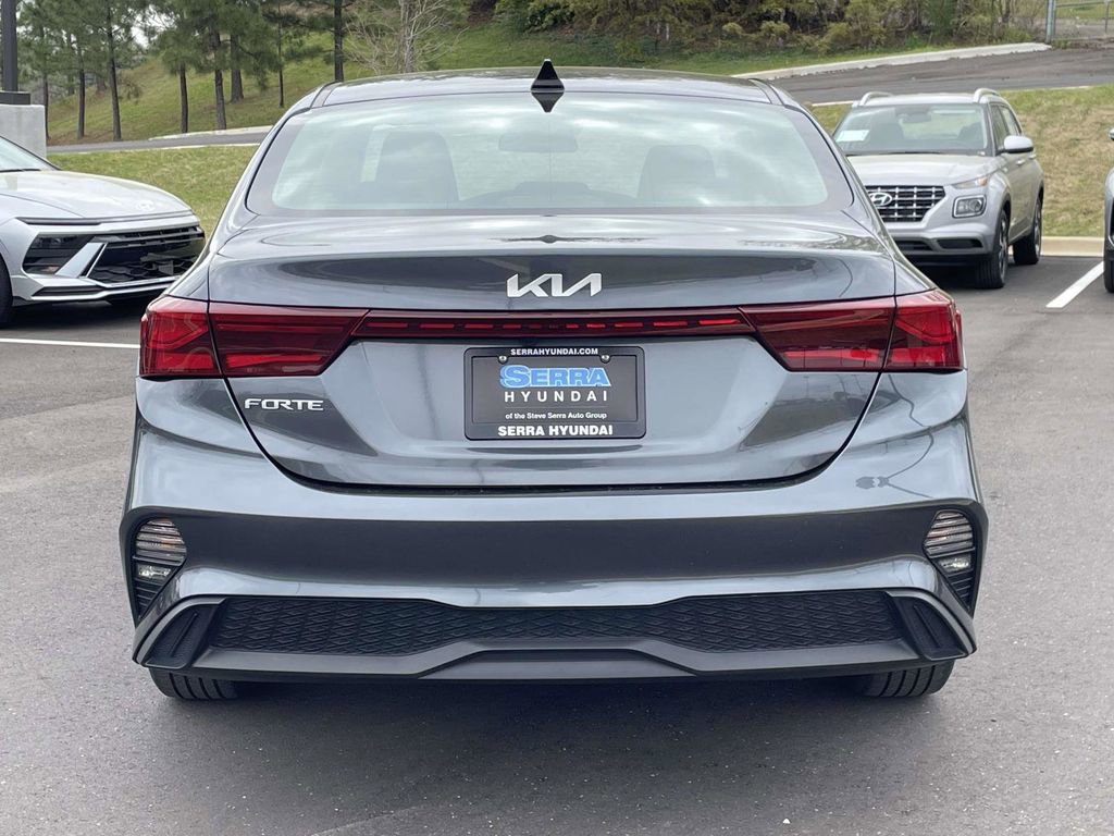 Used 2024 Kia Forte LXS FWD image 4