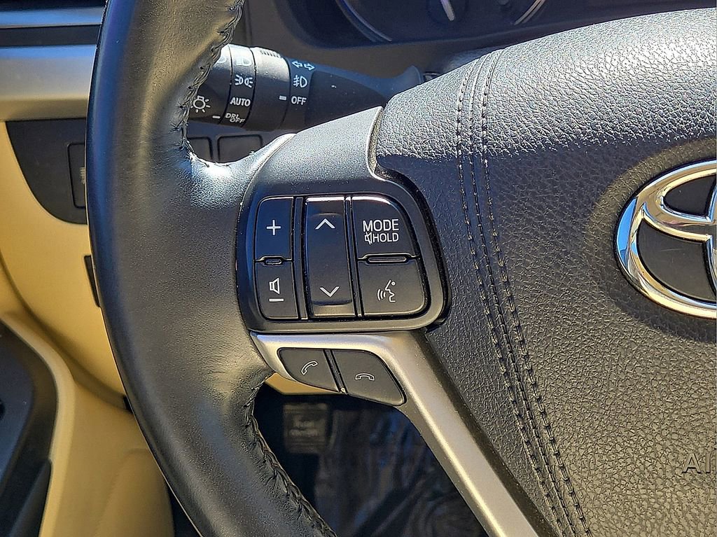 Used 2018 Toyota Highlander XLE image 20