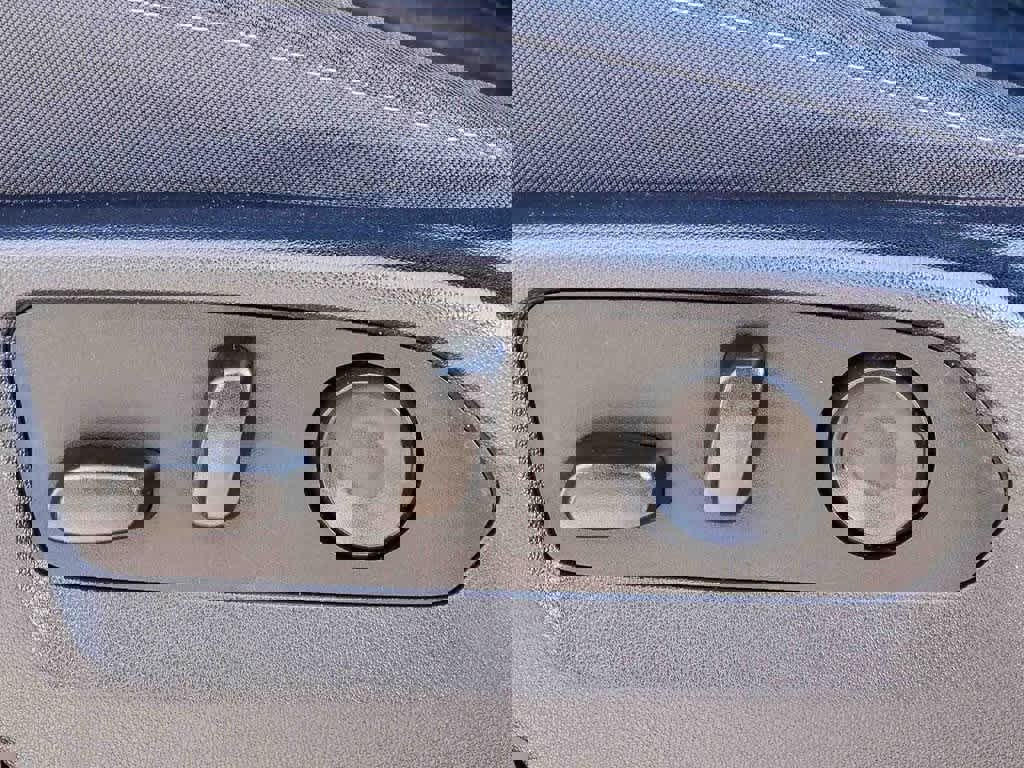 Used 2022 GMC Sierra 1500 Elevation image 30