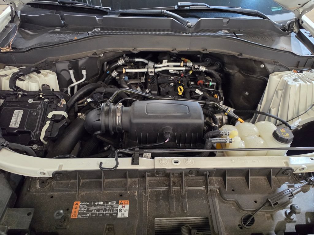 Used 2022 Ford Explorer XLT RWD image 9