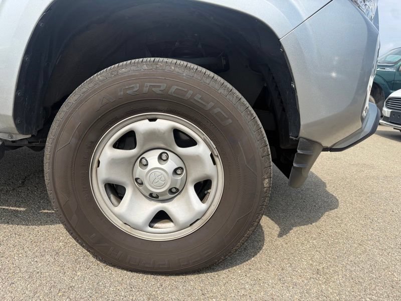 Used 2023 Toyota Tacoma SR AWD/4WD image 12