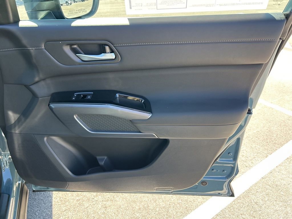 New 2026 Nissan Pathfinder SL w/ SL Premium Package image 43