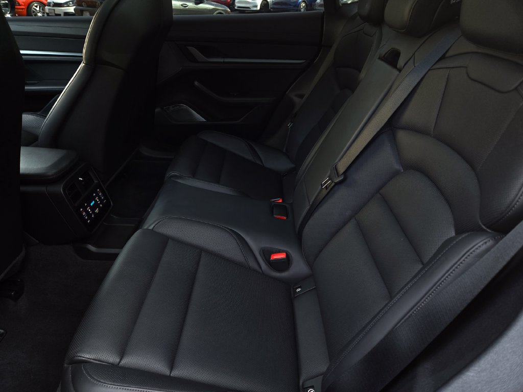 Used 2022 Porsche Taycan Turbo S w/ Premium Package AWD/4WD image 17
