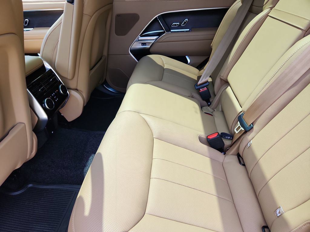 New 2026 Land Rover Range Rover Long Wheelbase SE AWD/4WD image 5