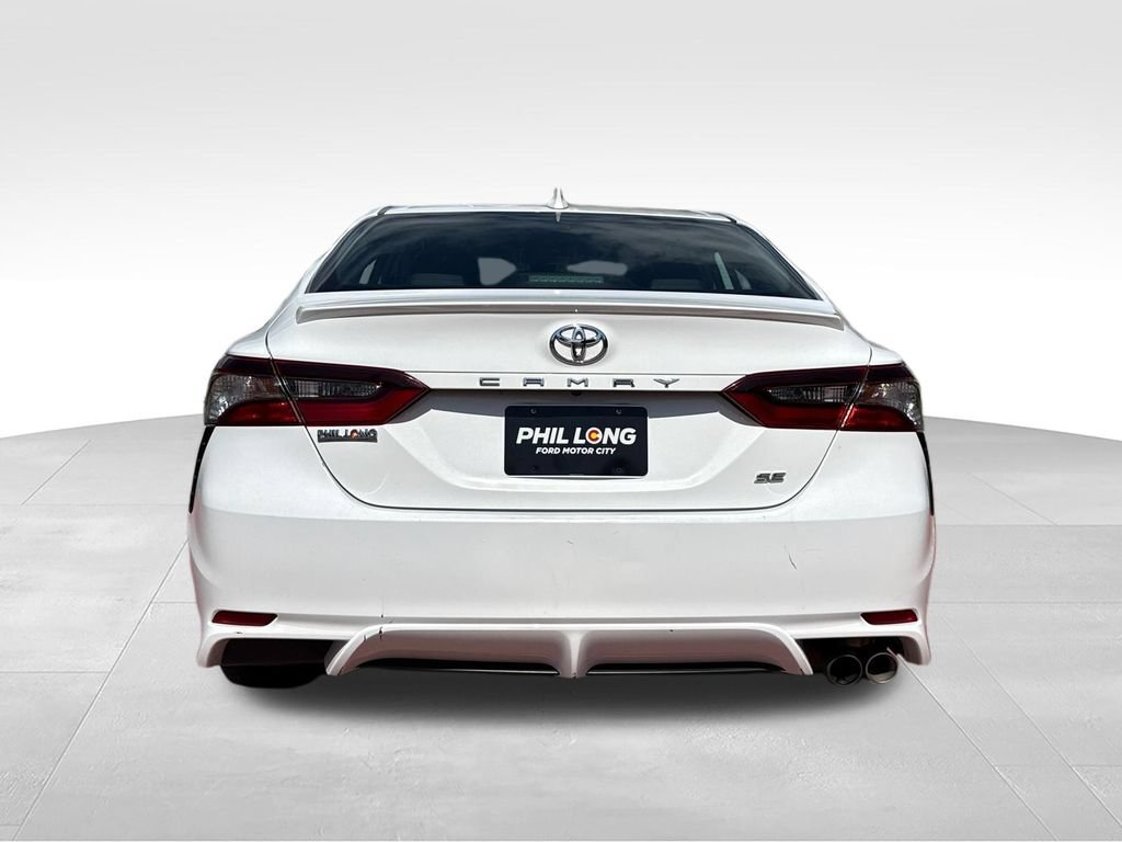 Used 2022 Toyota Camry SE FWD image 7