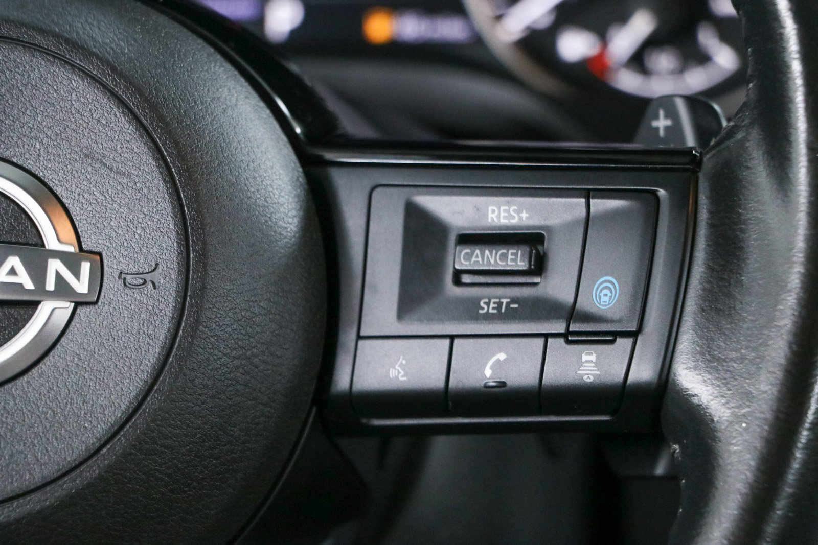 Used 2023 Nissan Rogue SV w/ SV Premium B Package FWD image 14