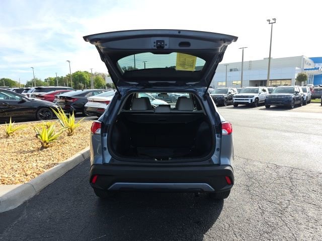 Used 2022 Toyota Corolla Cross L image 19