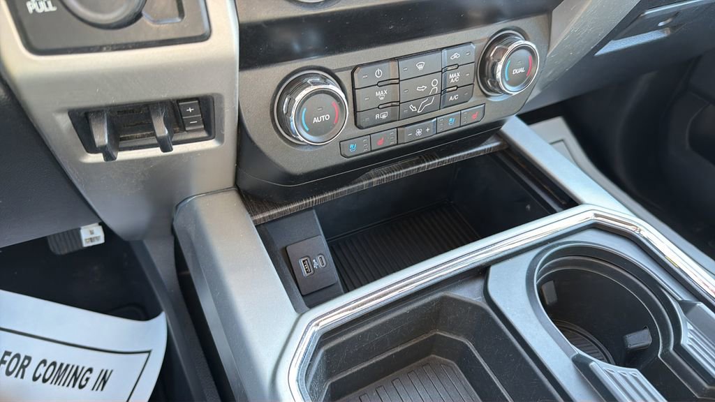 Used 2021 Ford F350 Lariat w/ Chrome Package image 32